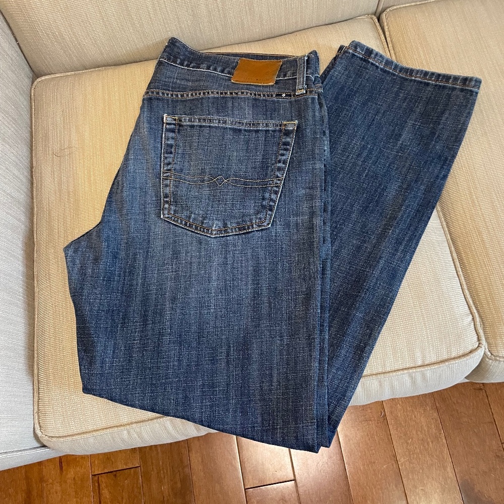 Lucky Brand Men's 221 Original Straight-Leg Jean W-36 L-32